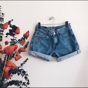 Vintage Levi’s denim shorts